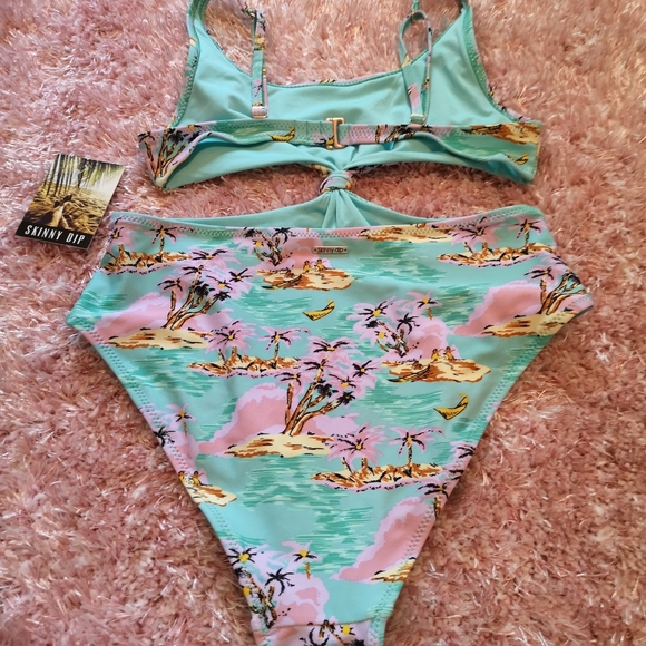 NWT OnePiece Swimming Suit 🌸 - Picture 3 of 6